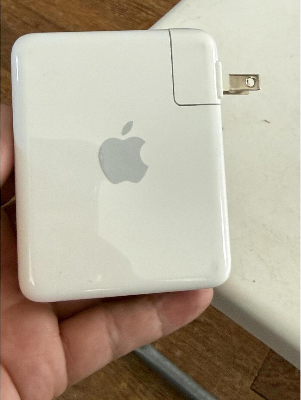 Apple A1084 Airport Express Base Station WiFi Wireless Router  Good Condition